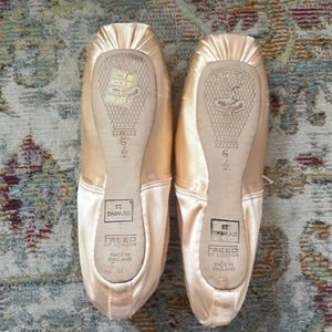 Freed of London Pointe Shoes - DV WING 2.5, Size 6 No X Clef